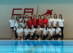 Primer entrenament de l’equip de natació artística amb Andrea Fuentes al capdavant