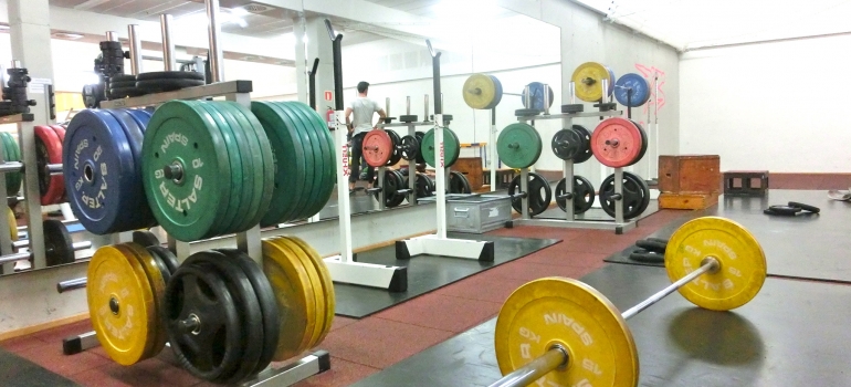 Gimnasio peso libre